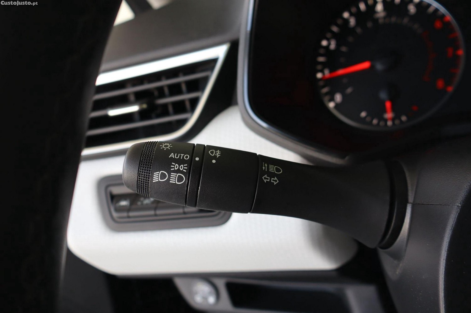 Renault Clio 1.0 TCe Evolution Bi-Fuel — fotografia 6