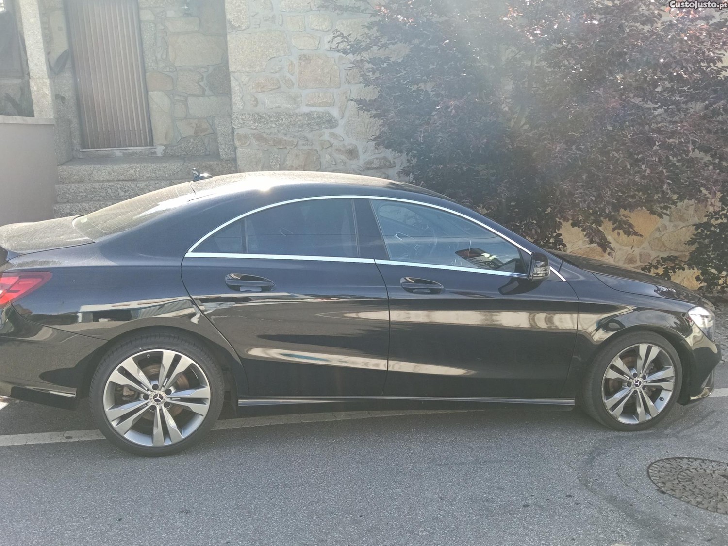 Mercedes-Benz CLA 180 Urban — fotografia 7