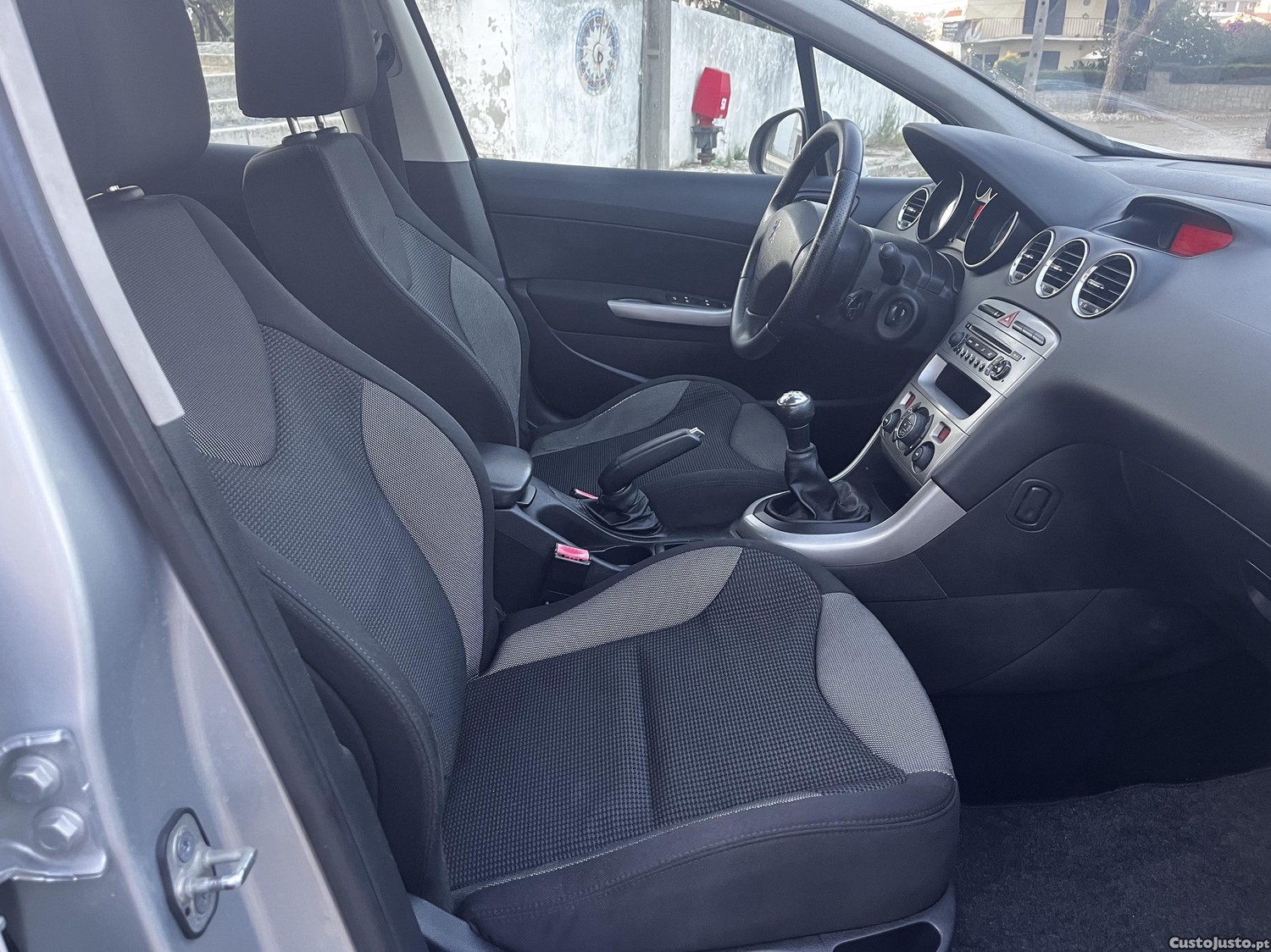 Peugeot 308 1.6 Hdi Executive — fotografia 4