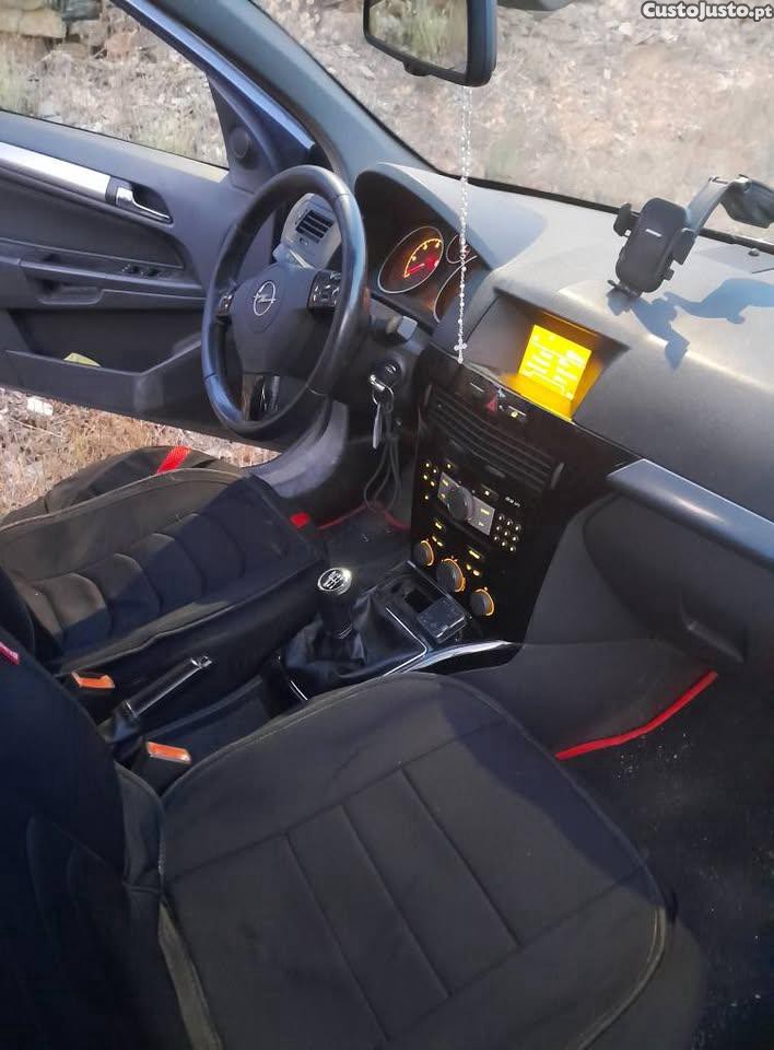 Opel Astra H 1.7CDTI — fotografia 4