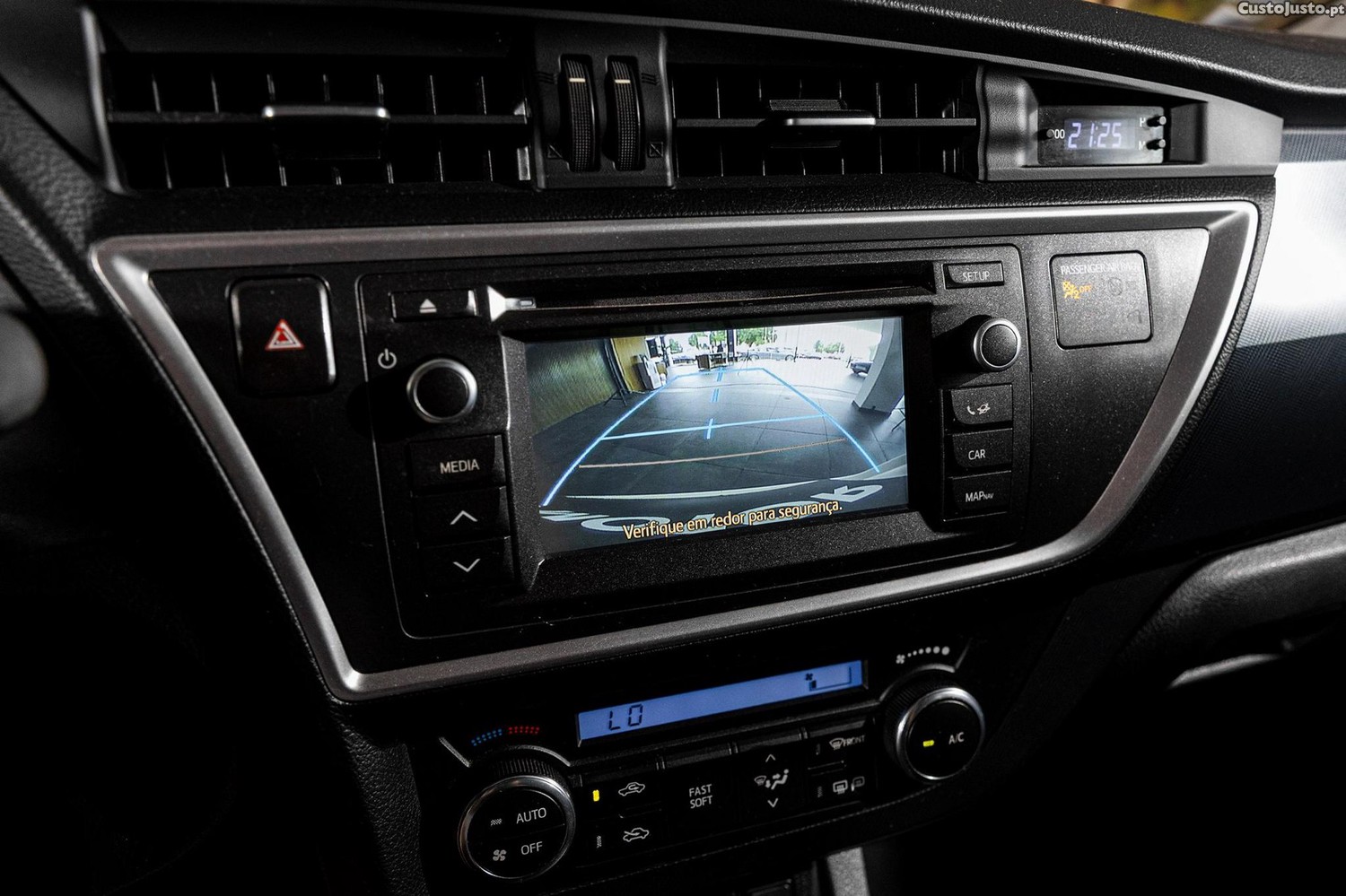 Toyota Auris 1.4 D-4D Comfort+Pack Sport — fotografia 10