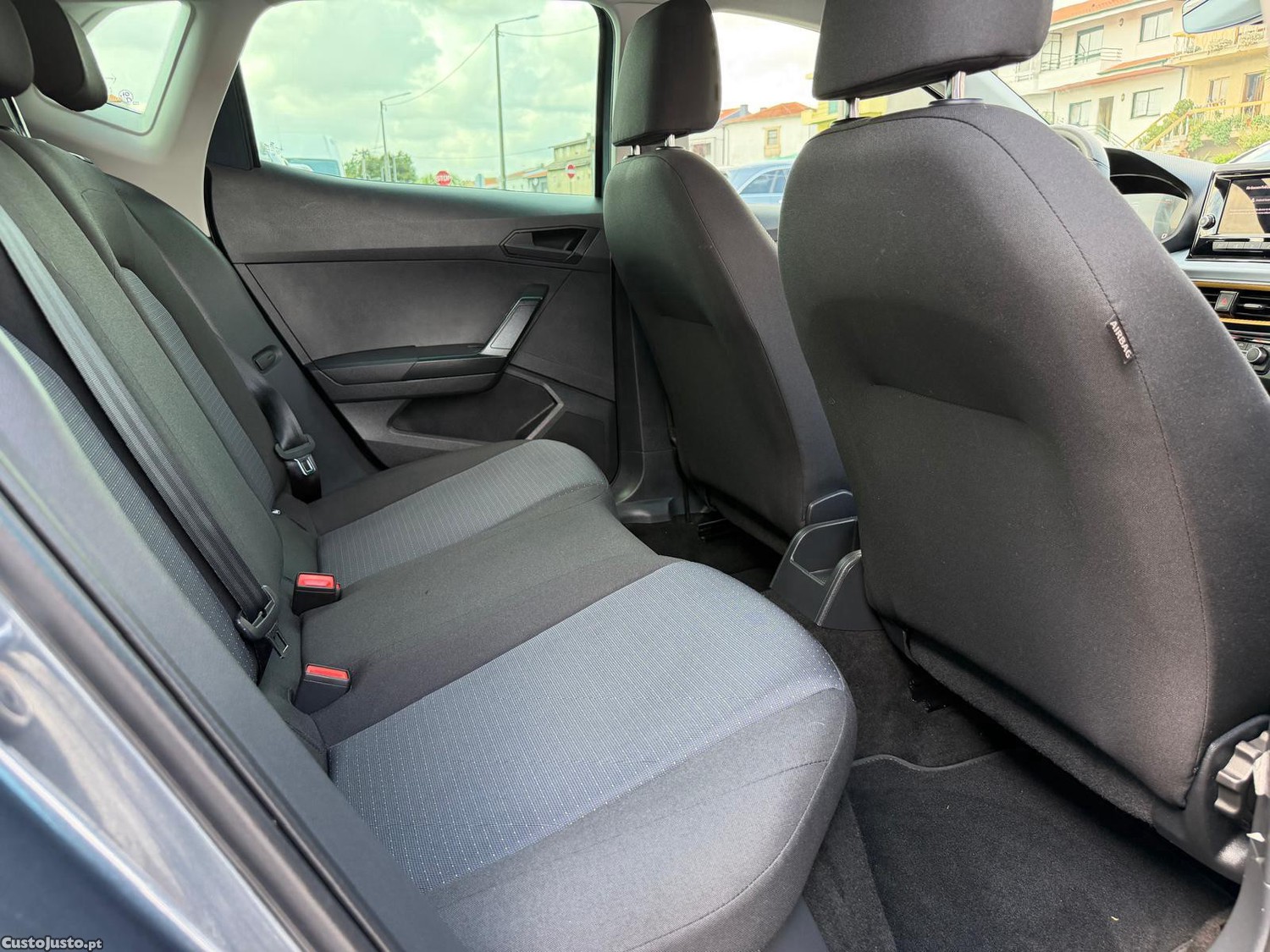 SEAT Ibiza 1.0 TSI Reference — fotografia 11
