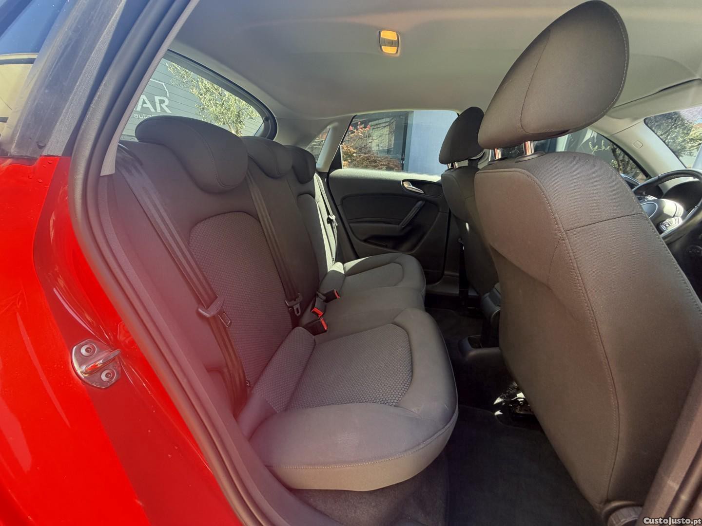 Audi A1 1.6 TDI S-line — fotografia 17