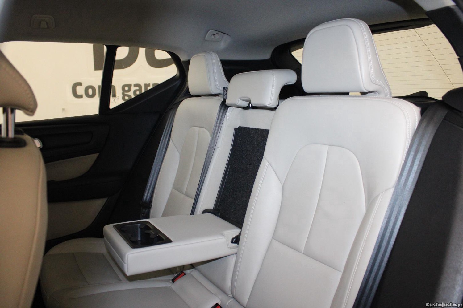 Volvo XC 40 2.0 D3 MOMENTUM PLUS GEARTRONIC (AUTO) — fotografia 12