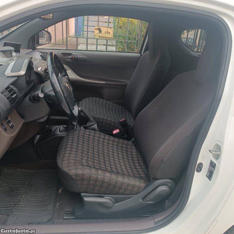 Toyota iQ 1.0 VVT-i FULL EXTRAS — fotografia 7