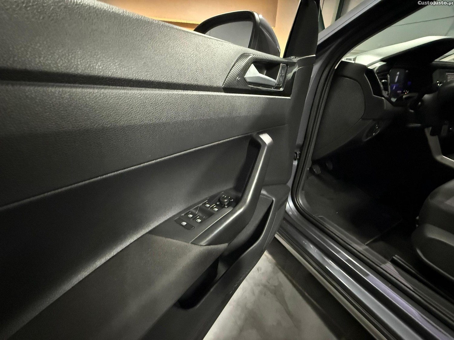 Volkswagen Taigo 1.0 TSI Life — fotografia 13