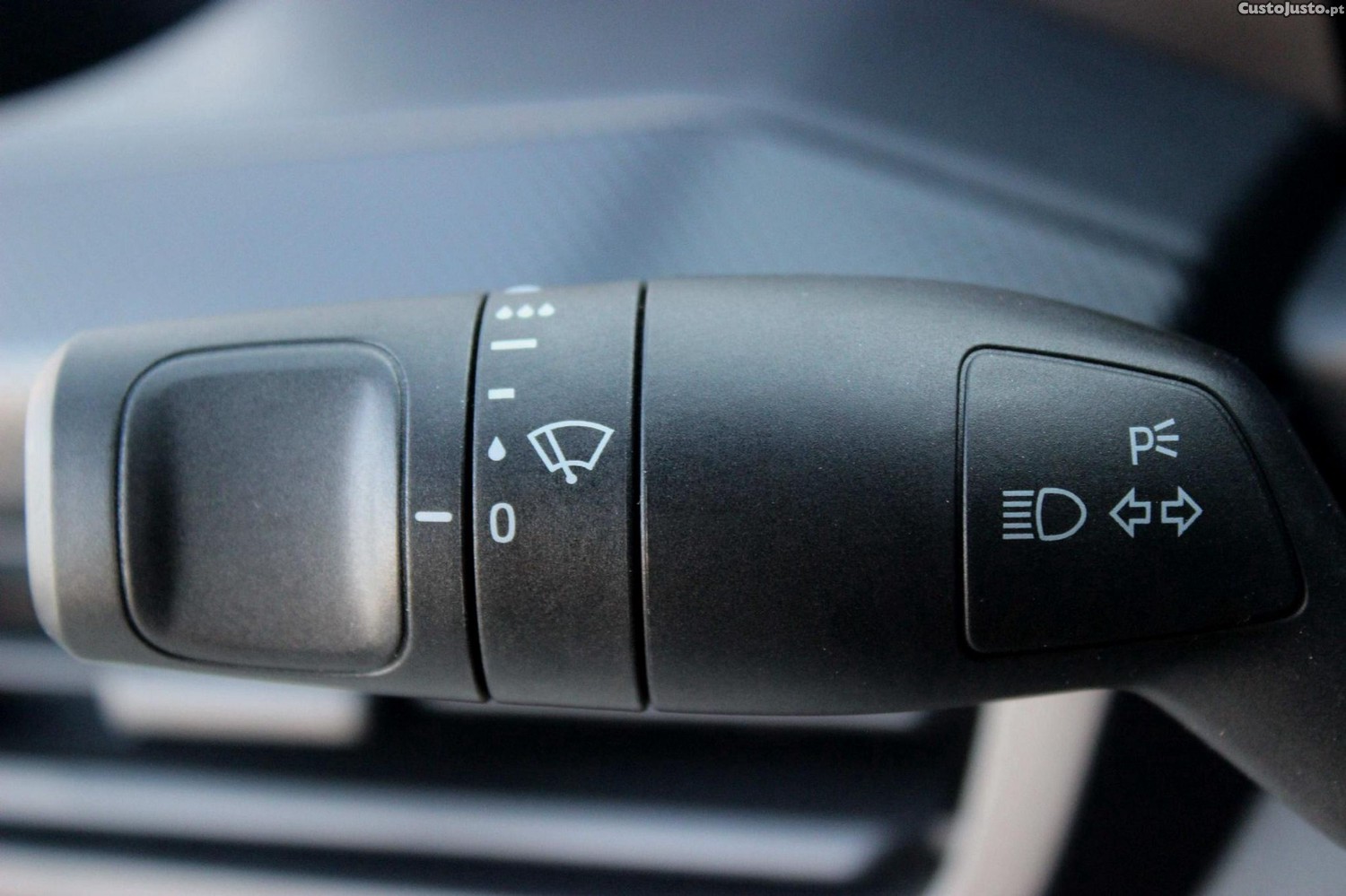 Ford Transit Custom 320 L2 2.0 EcoBlue Trend — fotografia 4