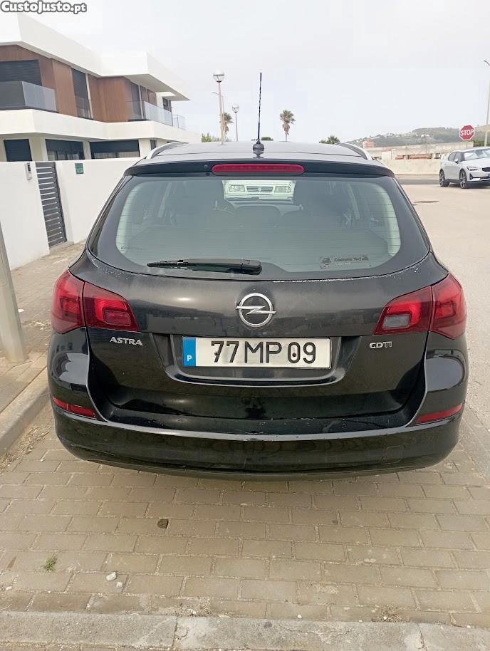 Opel Astra Sports Tourer — fotografia 7