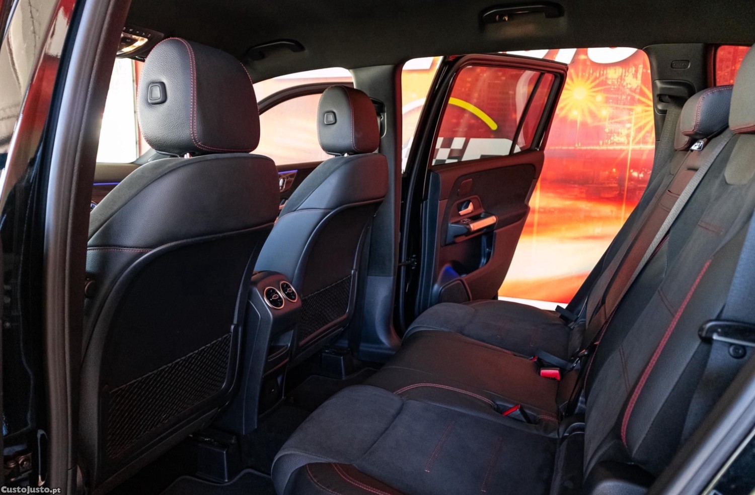 Mercedes-Benz GLB 220 D AMG LINE 7 Lugares — fotografia 6