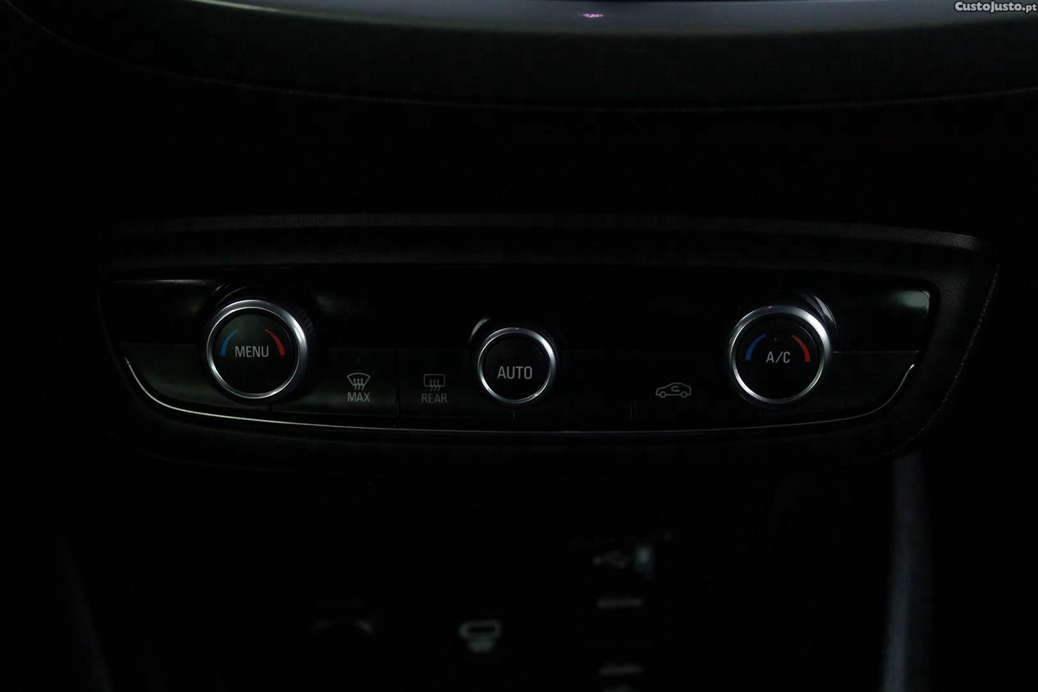 Opel Crossland X 1.2 Edition — fotografia 12