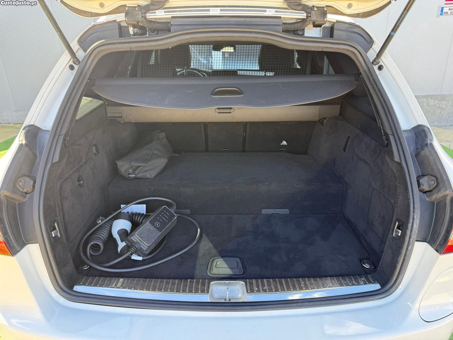 Mercedes-Benz C 300 de T 9G-TRONIC AMG Line — fotografia 14