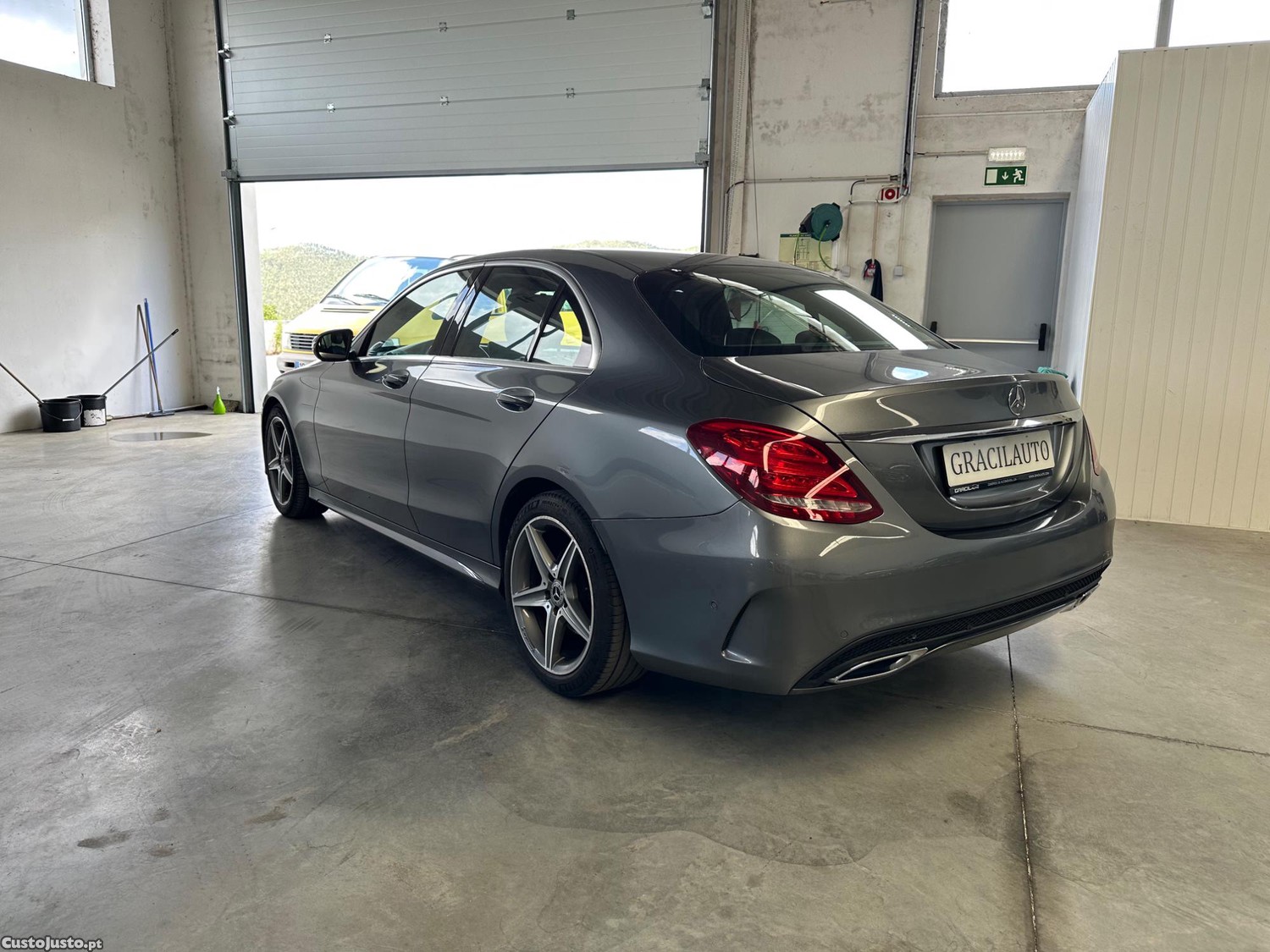Mercedes-Benz C 180 d AMG — fotografia 6