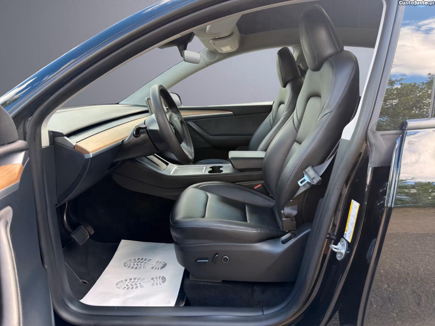 Tesla Model Y LONG RANGE DUAL MOTOR AWD 75KWh (AUTO) — fotografia 4
