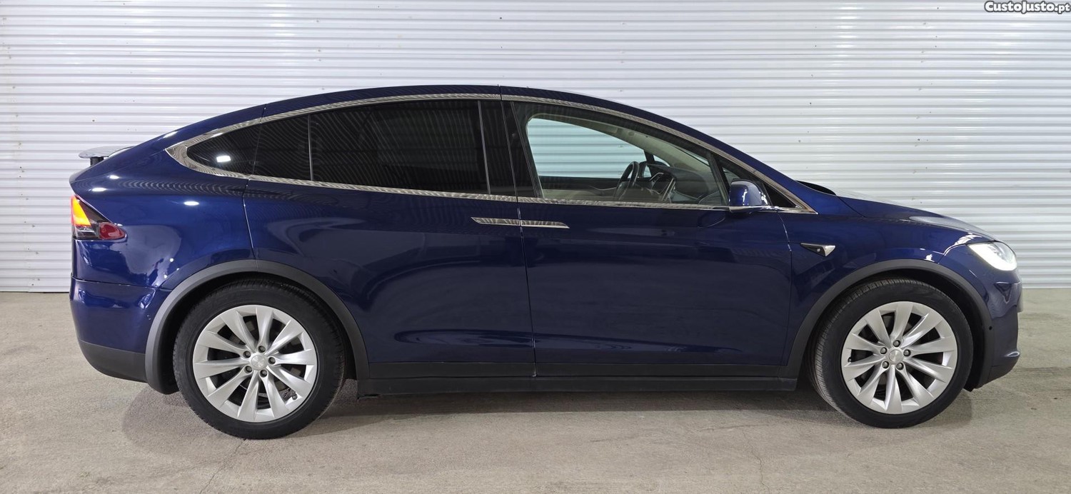 Tesla Model X 100D — fotografia 9