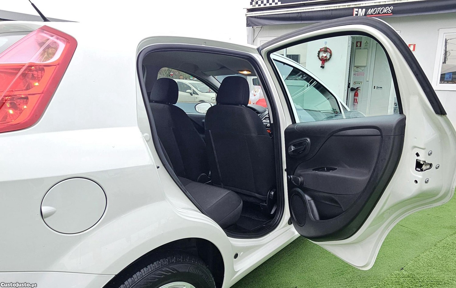 Fiat Punto 1.2 Lounge S&S Nacional — fotografia 4
