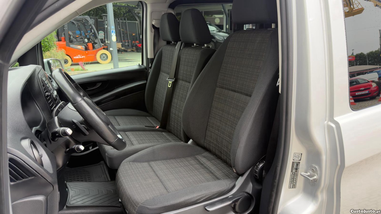 Mercedes-Benz Vito Tourer 9 LUGARES — fotografia 10