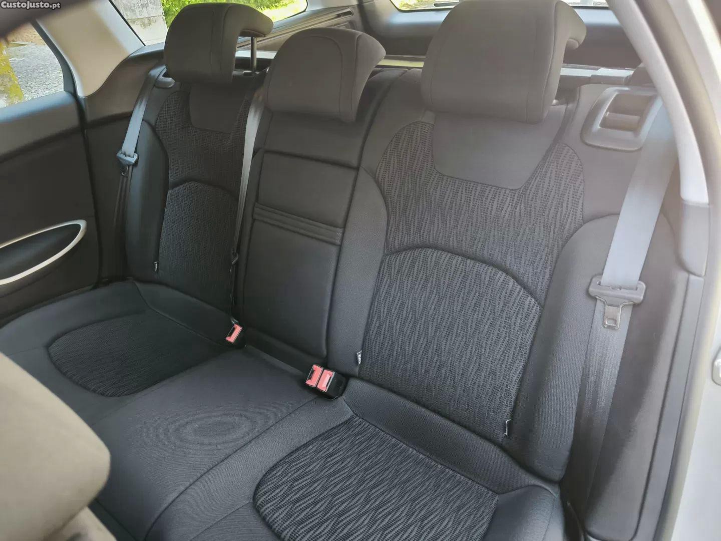 Citroën C4 1.6 hdi exclusive auto — fotografia 3