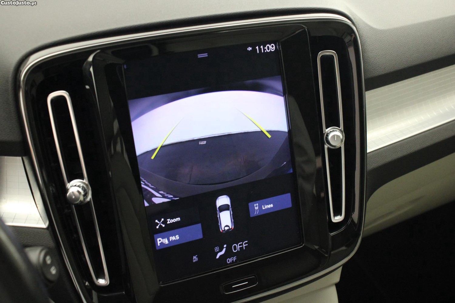 Volvo XC 40 2.0 D3 MOMENTUM PLUS GEARTRONIC (AUTO) — fotografia 26