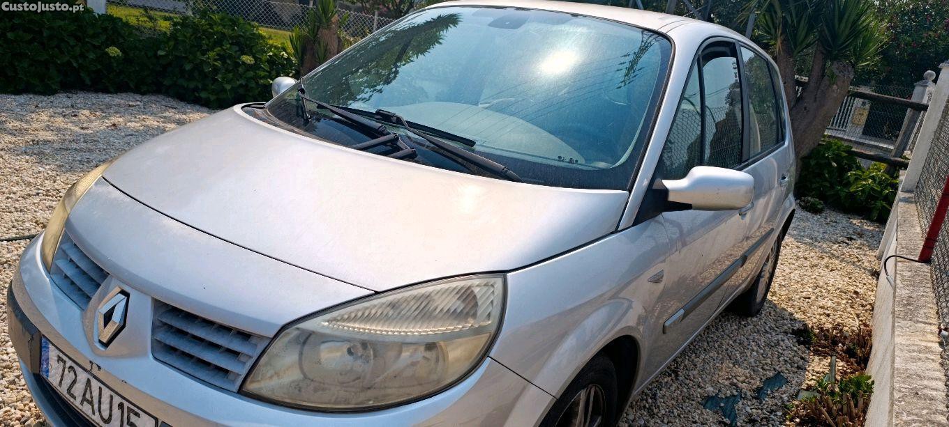 Renault Grand Scénic 1.5dci — fotografia 11