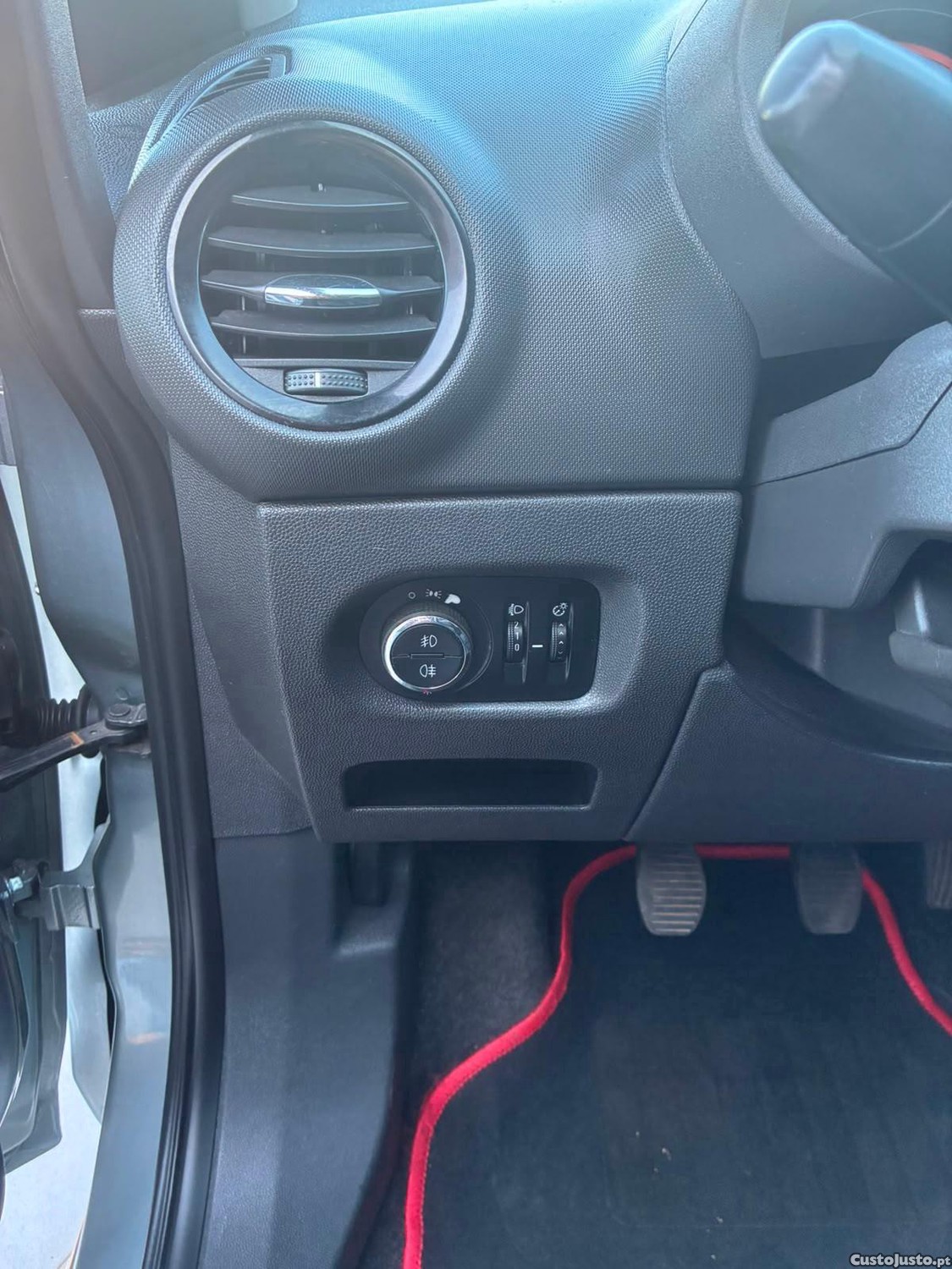 Opel Corsa 1.2 Enjoy — fotografia 16