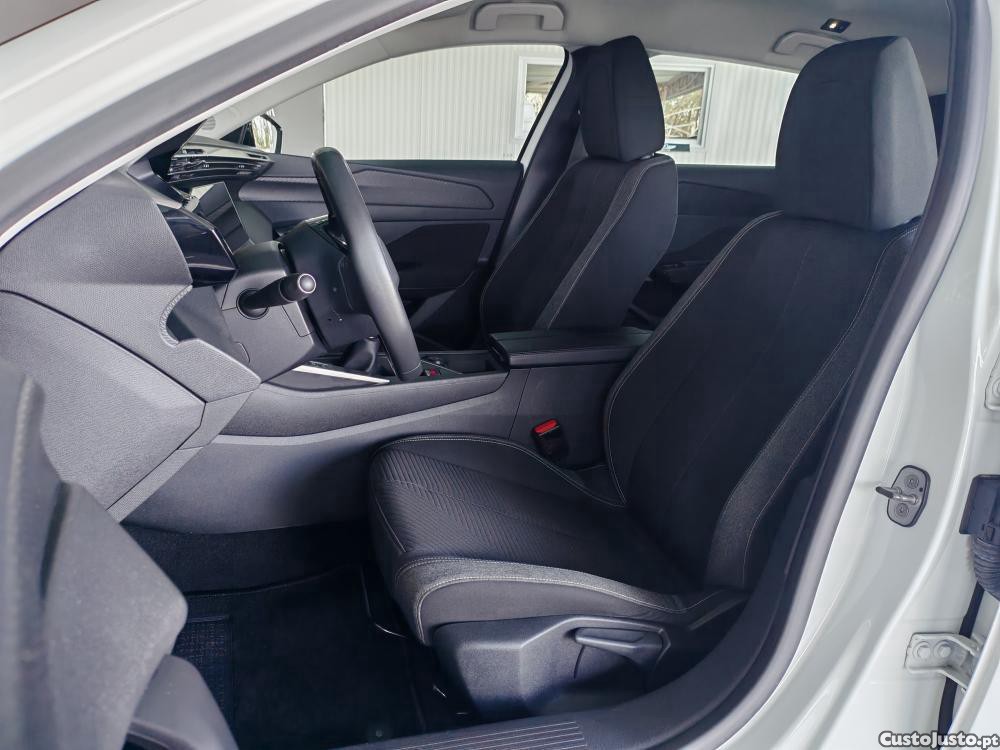 Peugeot 308 1.5 BlueHDi Active P — fotografia 8
