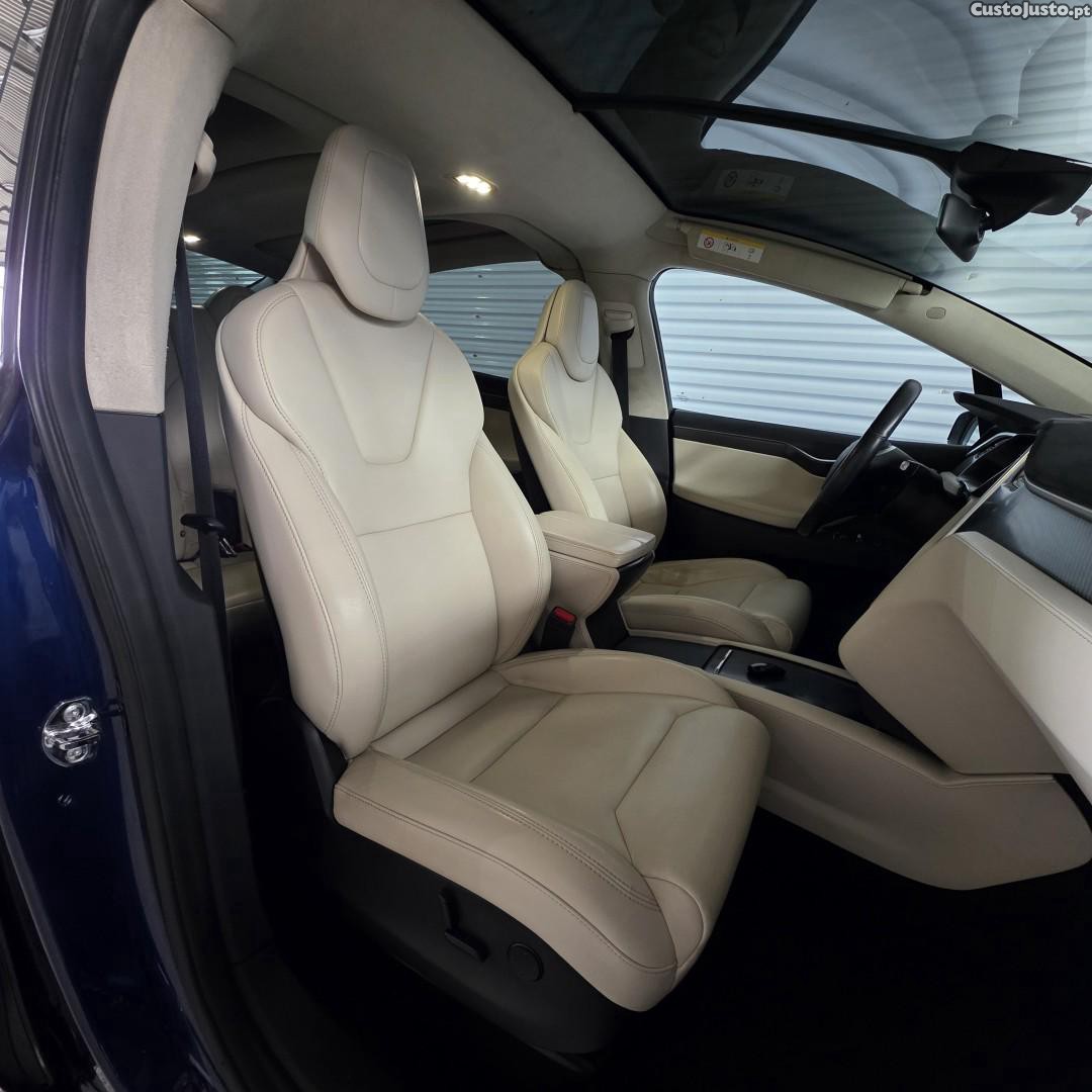 Tesla Model X 100D — fotografia 2