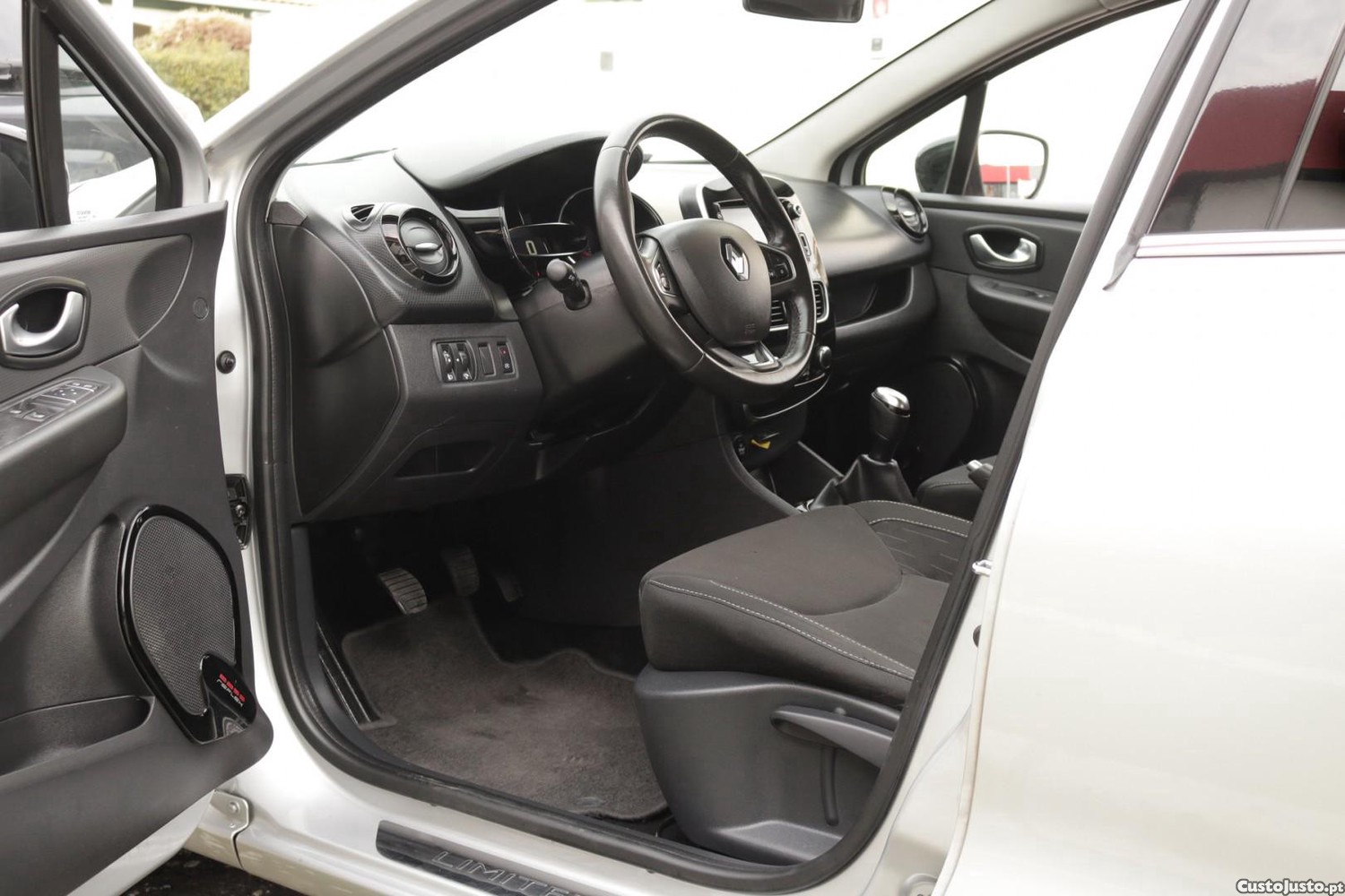 Renault Clio Sport Tourer 1.5 DCI Limited 90cv — fotografia 37