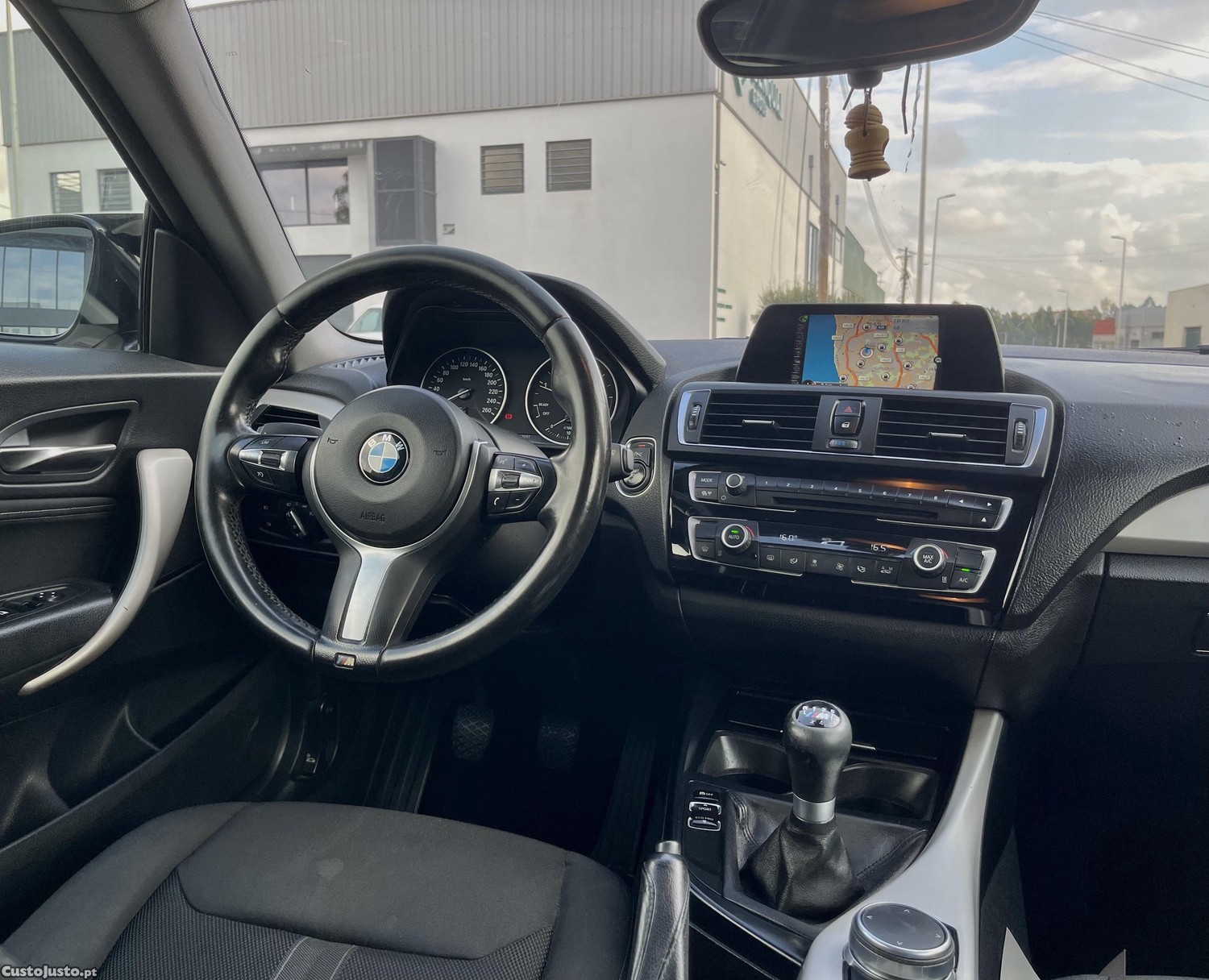 BMW 118 Pack M Performance — fotografia 3