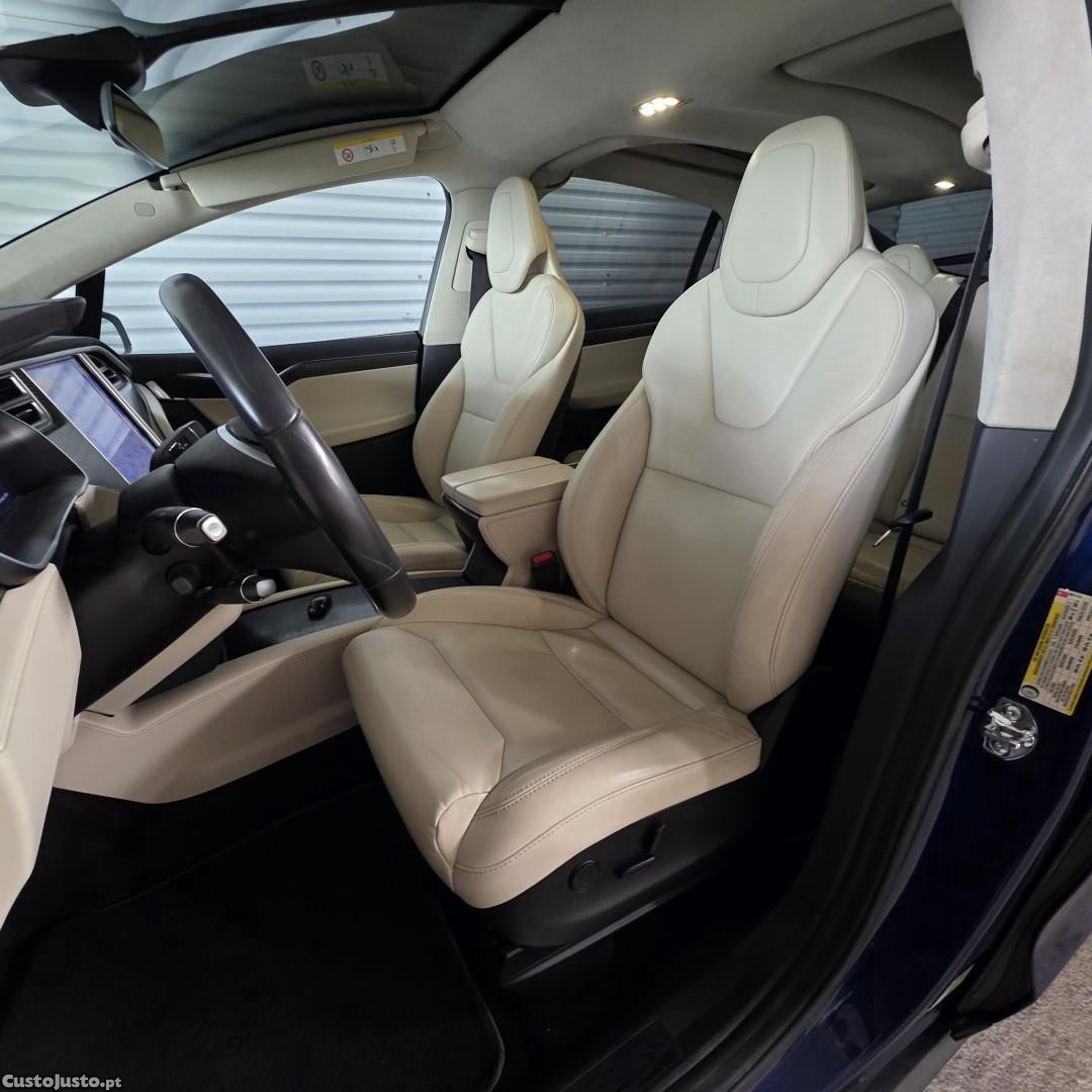 Tesla Model X 100D — fotografia 7