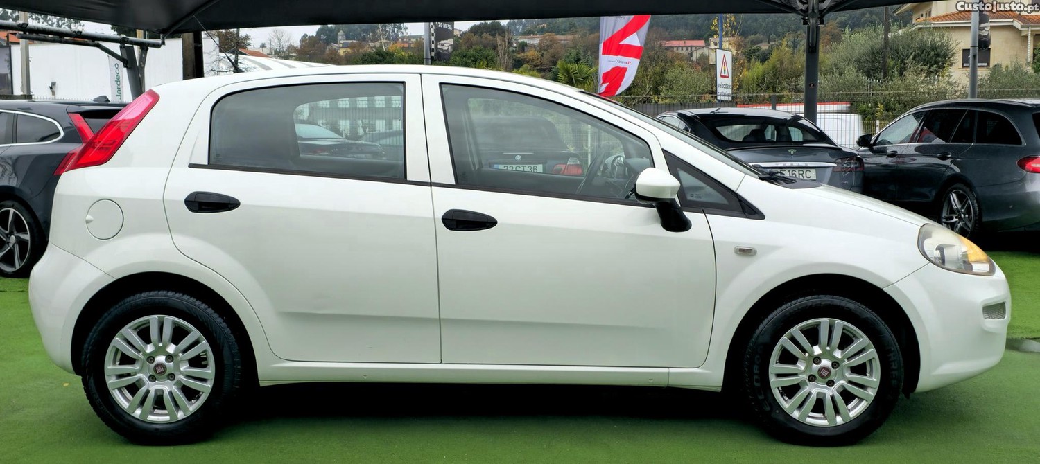 Fiat Punto 1.2 Lounge S&S Nacional — fotografia 15