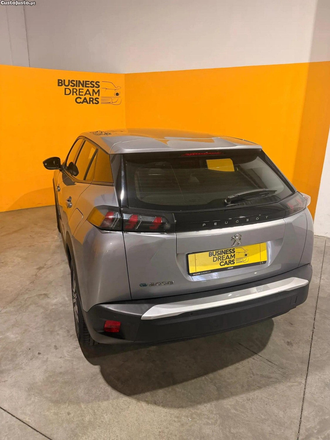 Peugeot e-2008 50 kWh Active Pack — fotografia 9
