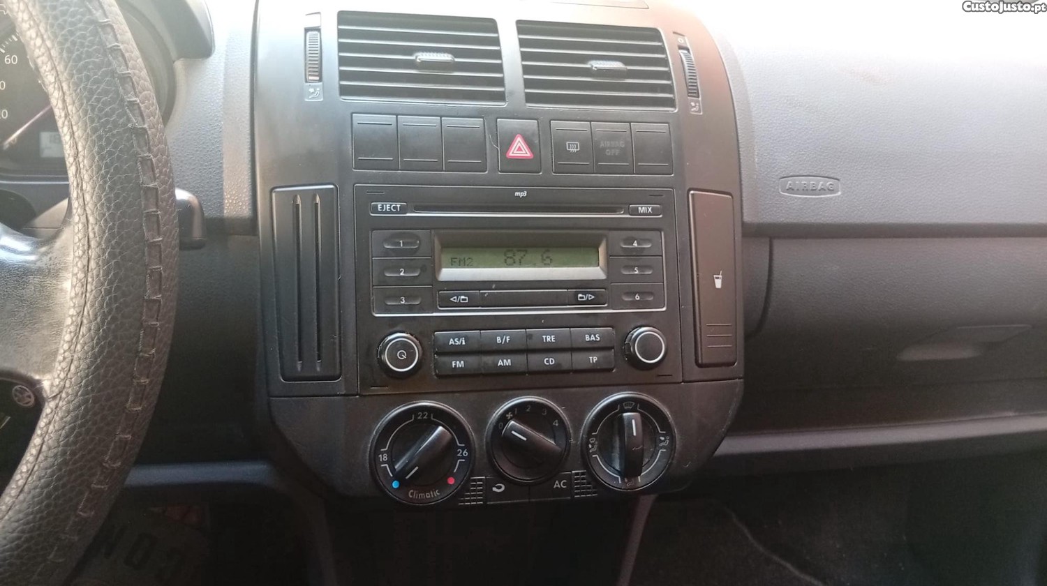 Volkswagen Polo 1.2 Live — fotografia 8