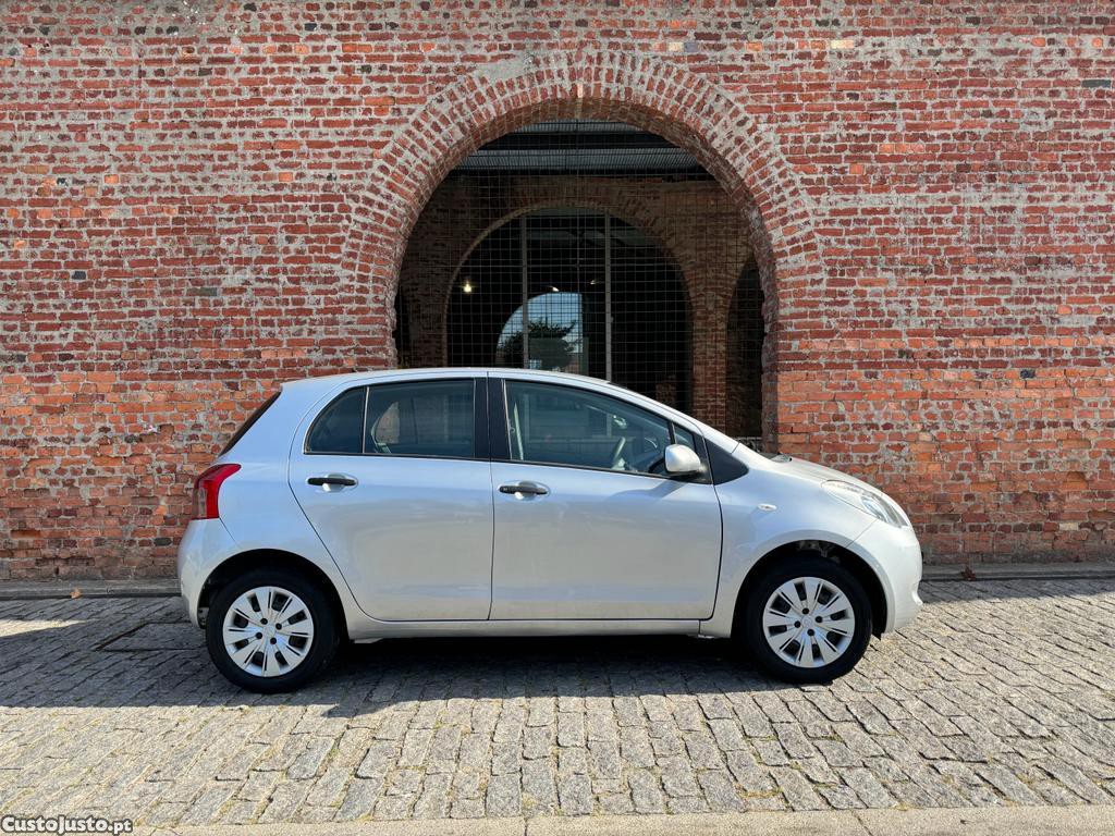 Toyota Yaris 1.4 D4d — fotografia 6