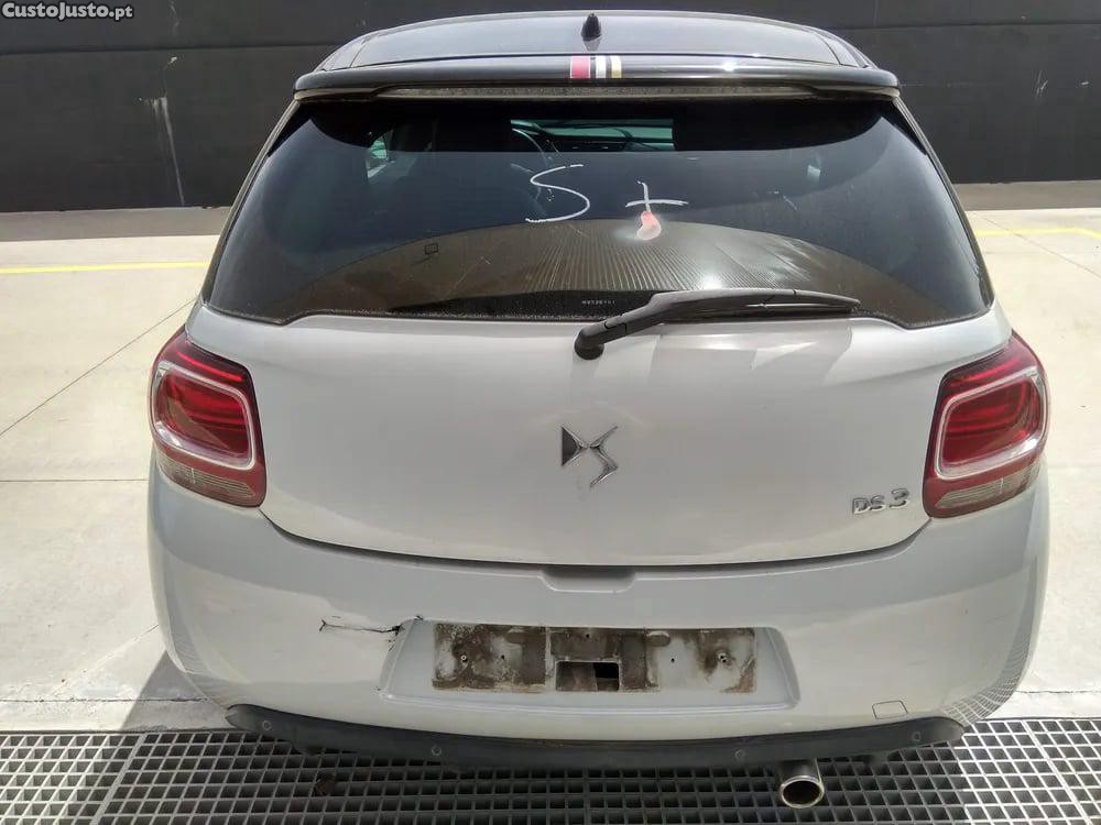 DS DS 3 1.2 THP 110 / PureTech 110 (SAHNPS, SAHNZ6, SAHNZT) (81 kW / 110 cv) [04.2015 - 07.2019] - 17 — photo 4