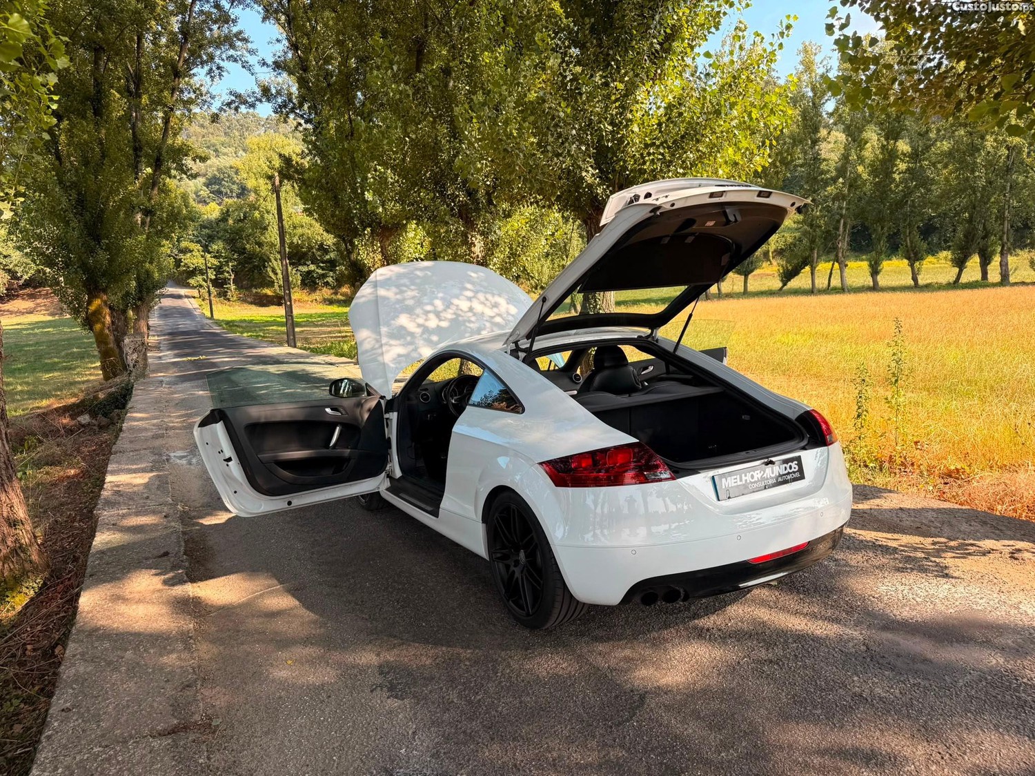 Audi TT Coupé 2.0 TFSi S-line — fotografia 23