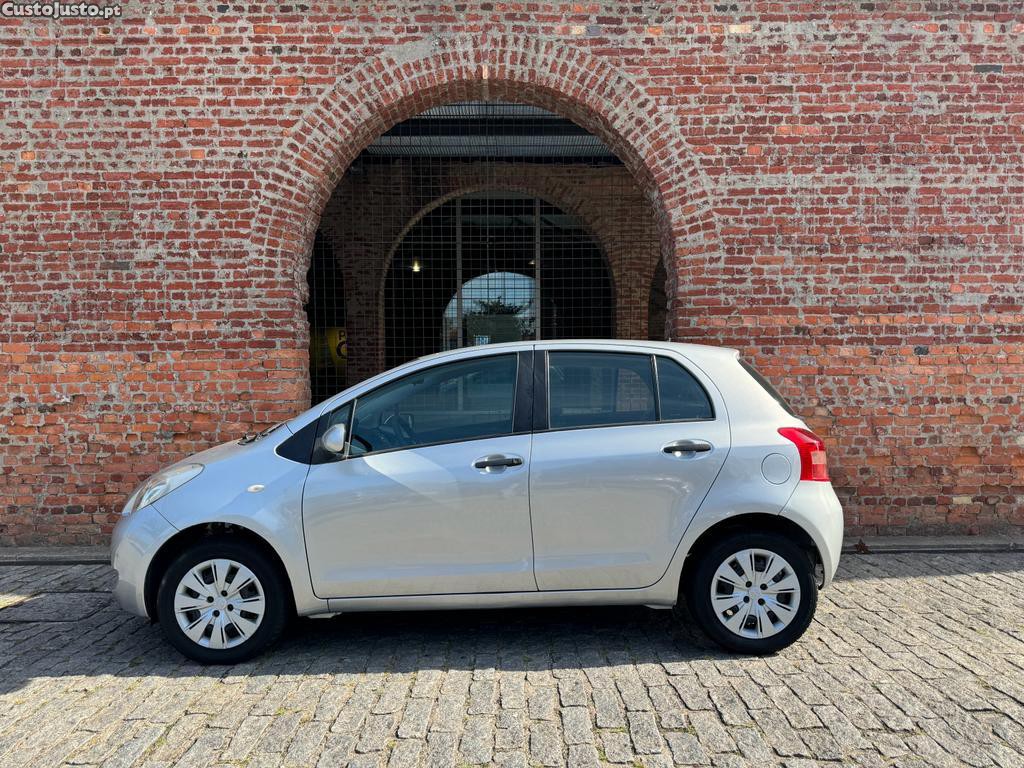 Toyota Yaris 1.4 D4d — fotografia 5