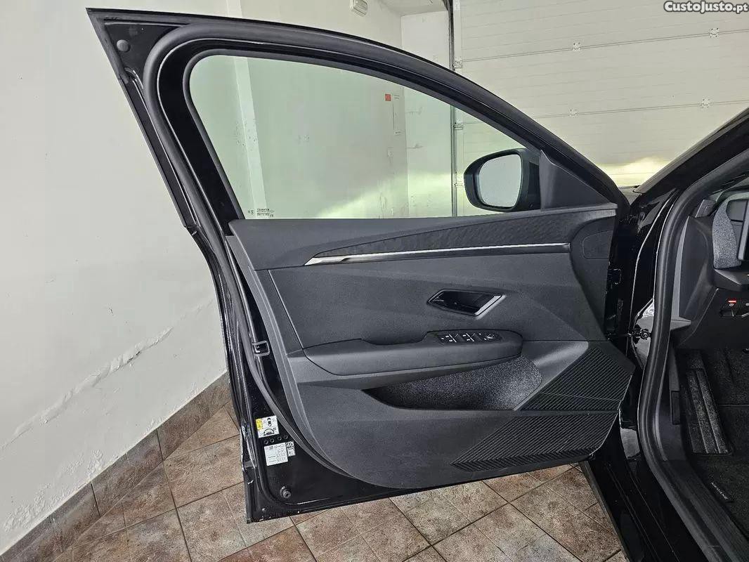 Renault Mégane Ev40 equilibre — fotografia 6