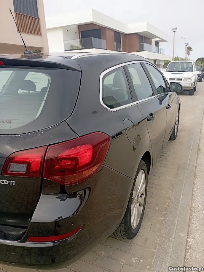Opel Astra Sports Tourer — fotografia 6