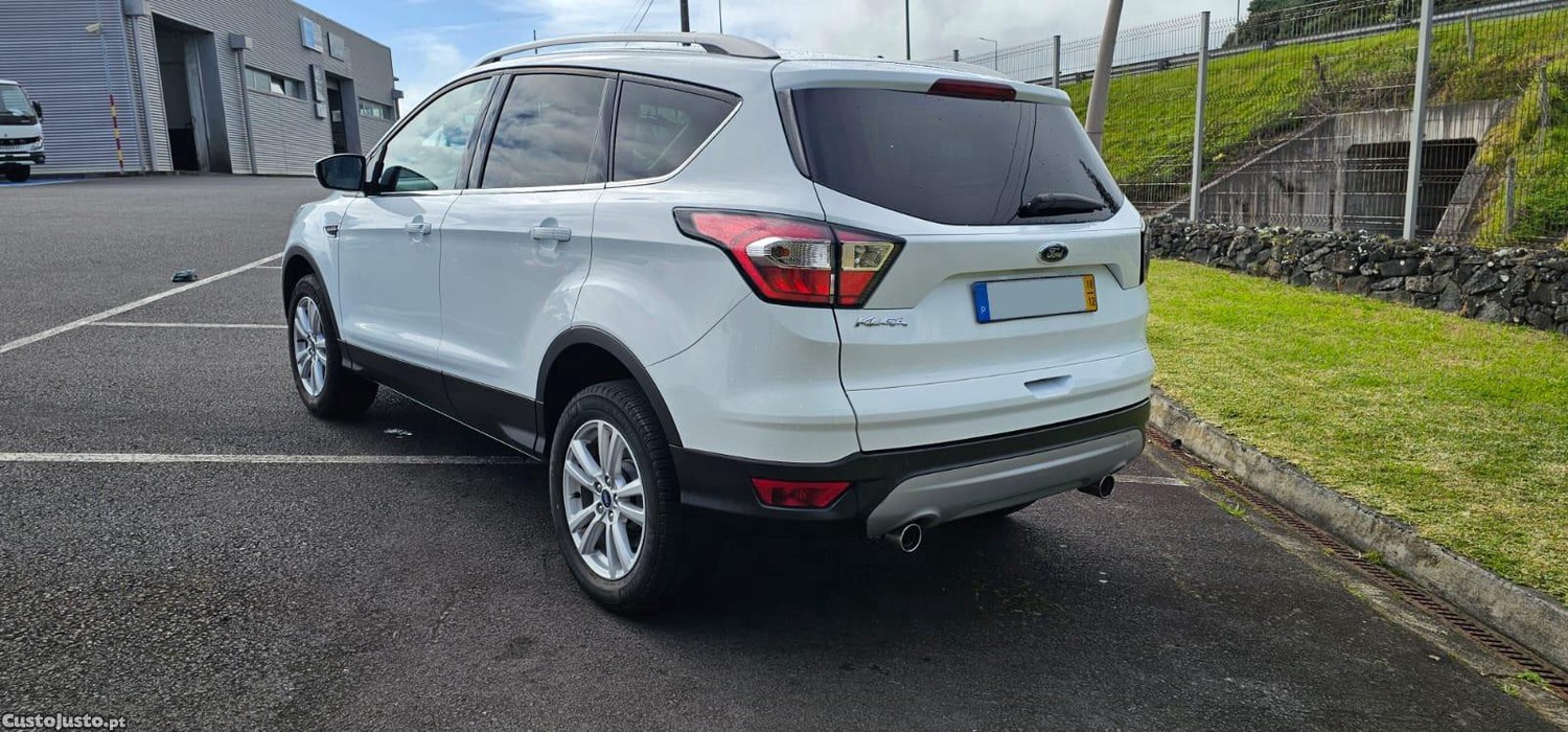 Ford Kuga 1.5 TDCi TITANIUM 120 CV - 2018 — fotografia 2