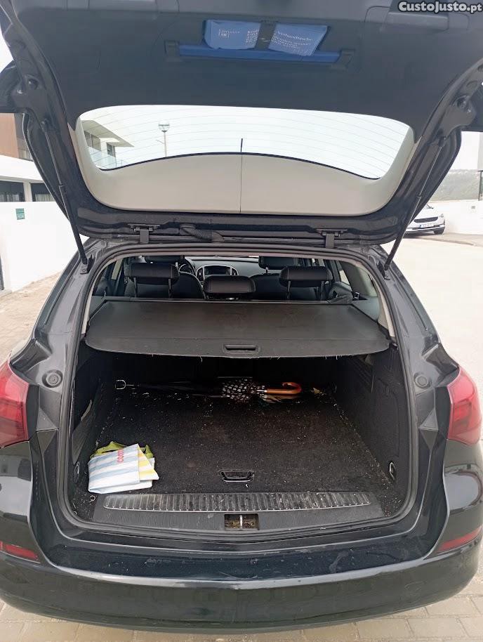 Opel Astra Sports Tourer — fotografia 4