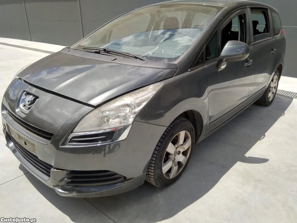 Peugeot 5008 1.6 HDi (82 kW / 112 cv) [08.2010 - 03.2017] — photo 3
