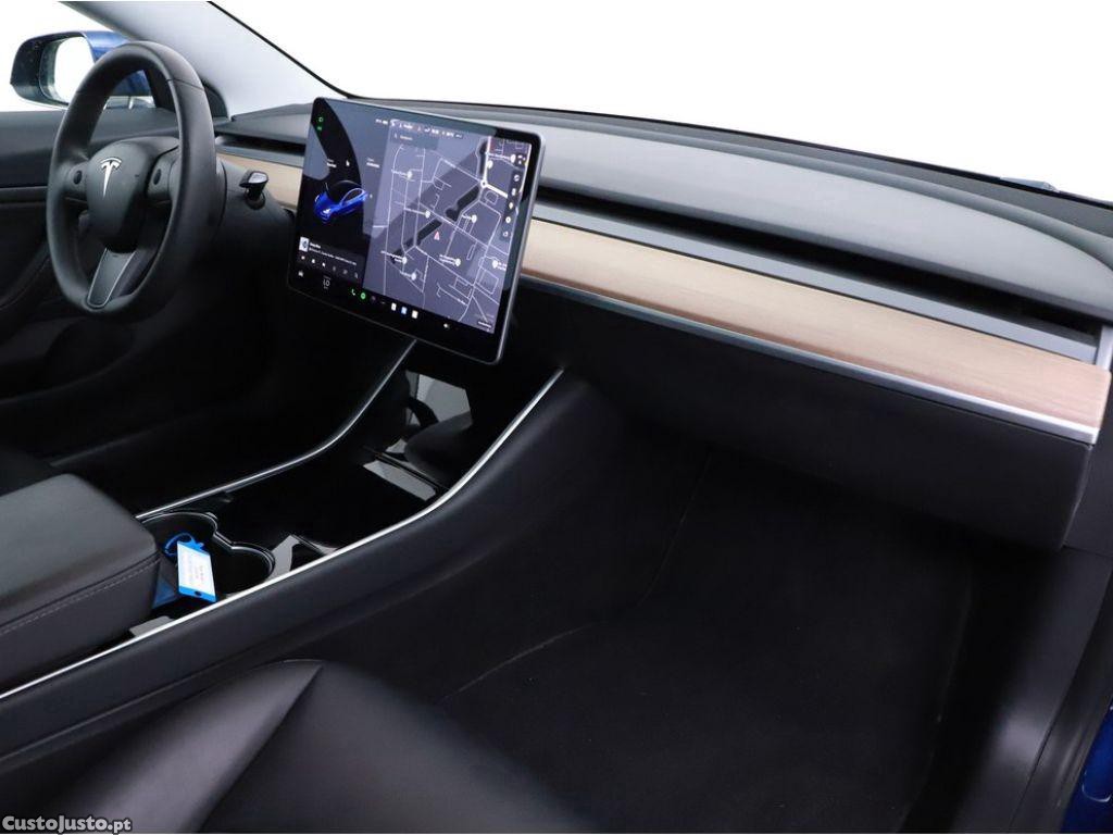 Tesla Model 3 Long-Range RWD — fotografia 12