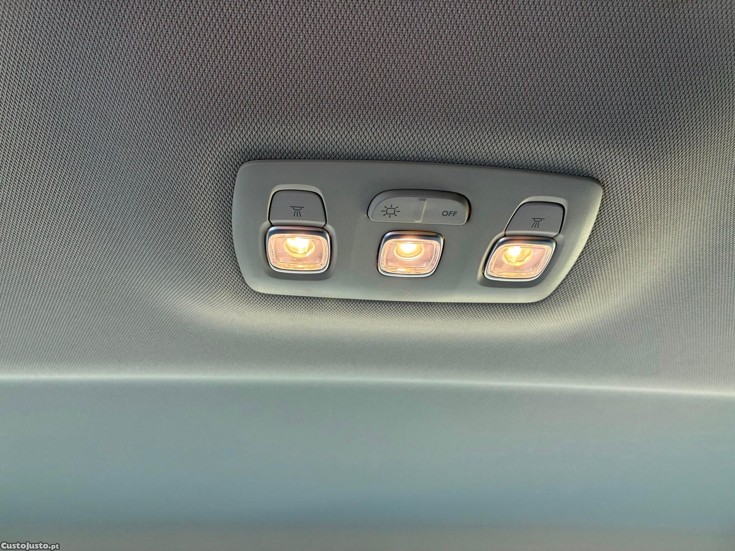 Renault Captur 1.2 TCe Initiale Paris EDC — fotografia 3
