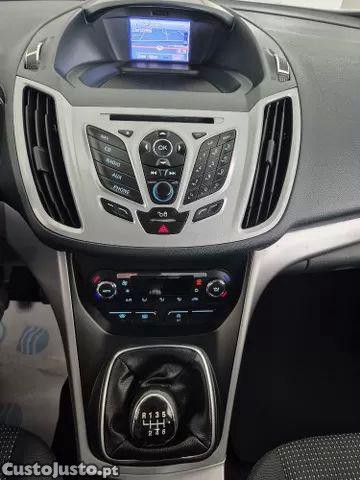 Ford C-Max 1.0 scti — fotografia 2