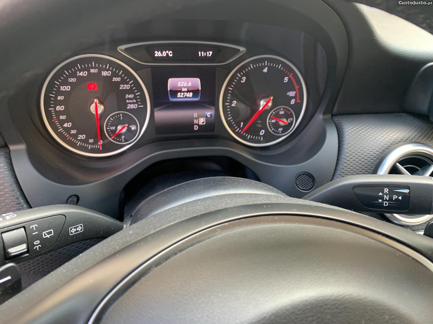 Mercedes-Benz A 180 D AUT Pack AMG 52 Mil Kms Nacional — fotografia 5