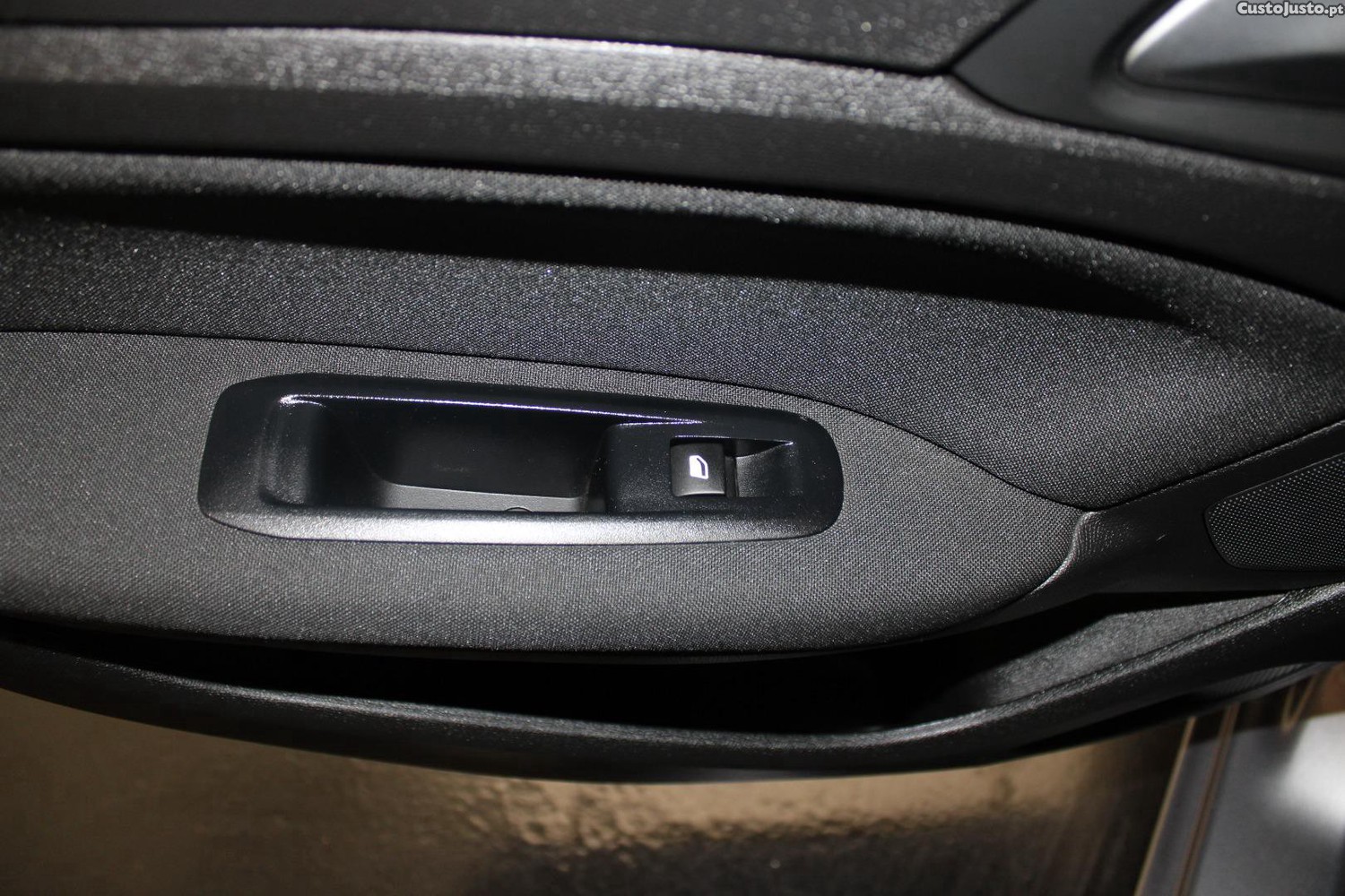 Peugeot 308 1.5 BHDI BUSINESS LINE — fotografia 6