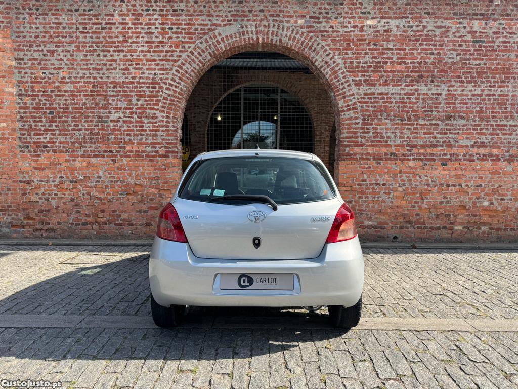 Toyota Yaris 1.4 D4d — fotografia 4