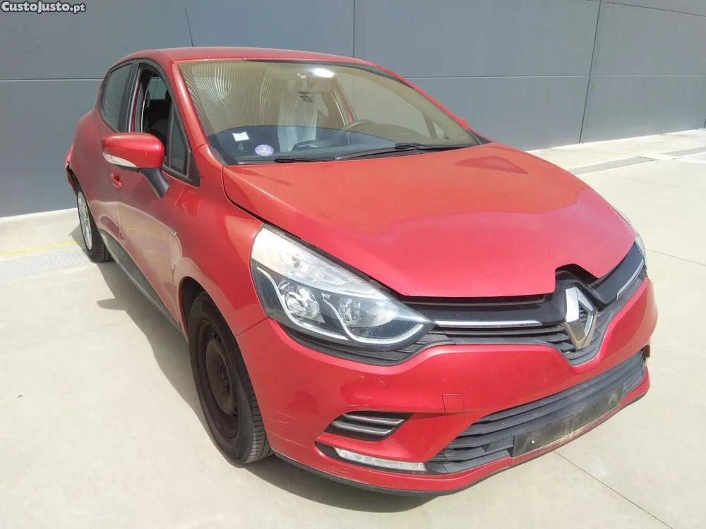 Renault Clio 0.9 TCe 90 (BHNF, BHMA, BHMH, BHJK, BHJR) (66 kW / 90 cv) [11.2012 - 08.2021] — photo 5