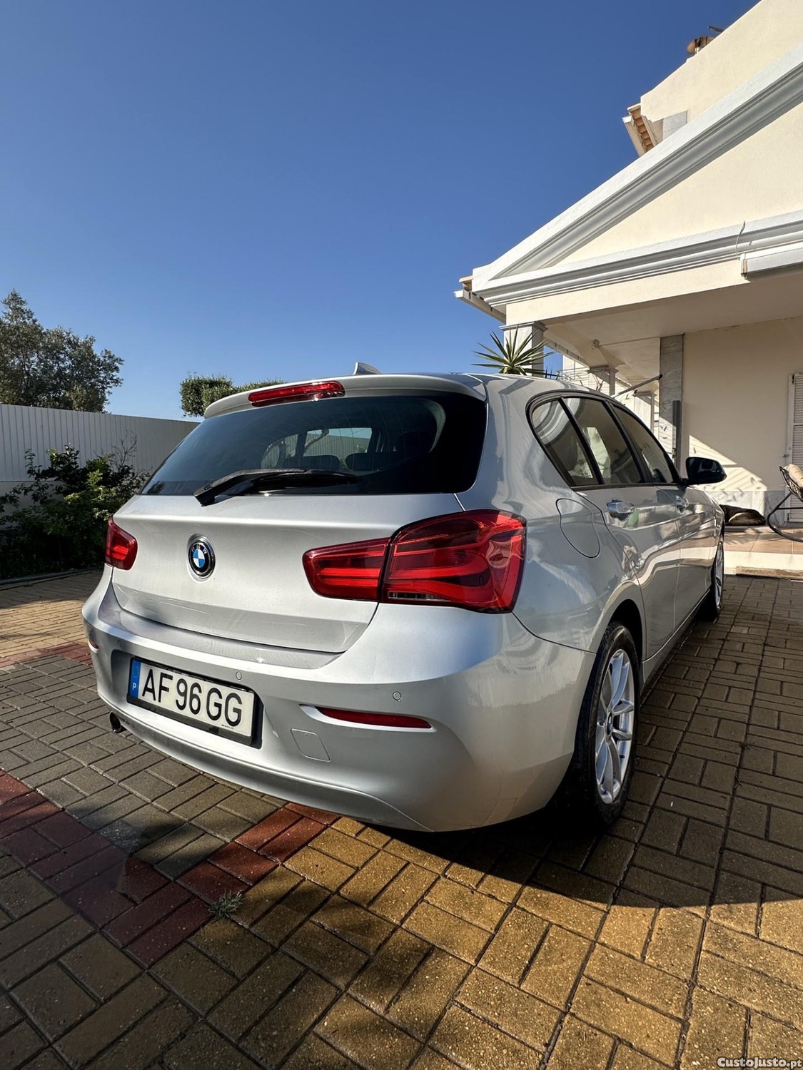 BMW 116 sedan — fotografia 4