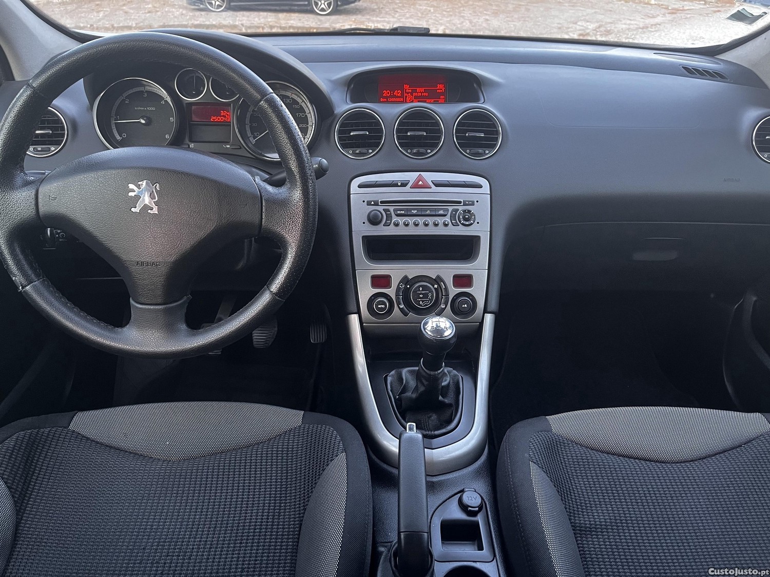 Peugeot 308 1.6 Hdi Executive — fotografia 5